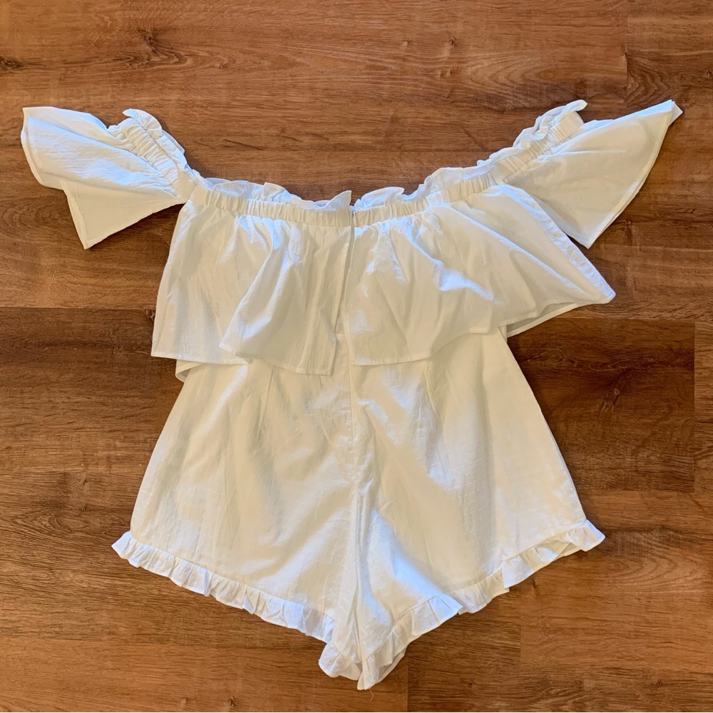 Hello Molly NWT Mysteria White Cotton Textured Lined Off-Shoulder Romper Sz L 8 - Picture 6 of 16